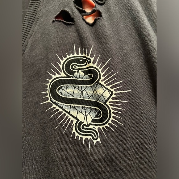 Torrid Goddess Relaxed Fit Heritage Distressed Tee. Size 1 - Picture 7 of 13